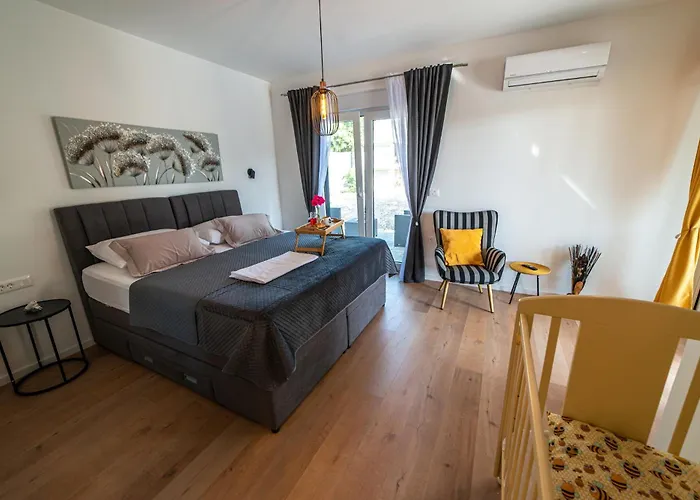 Danijela Zadarvillas Villa *